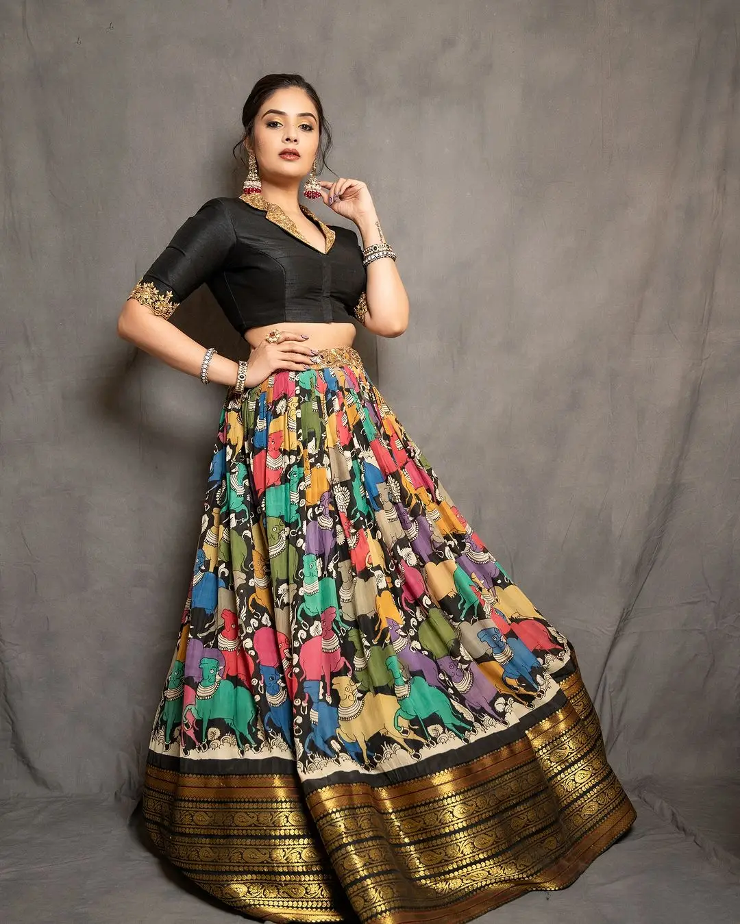 Maa TV Anchor Sreemukhi in Black Lehenga Choli